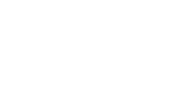 Logotipo en blanco del Memorial del Porrajmos: triángulo y letra M.